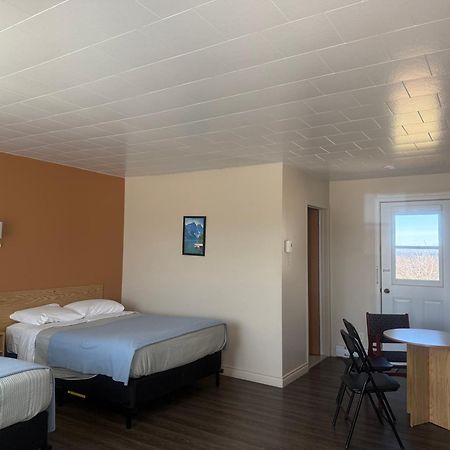 Le Campagnard Hotel Matane Exterior photo