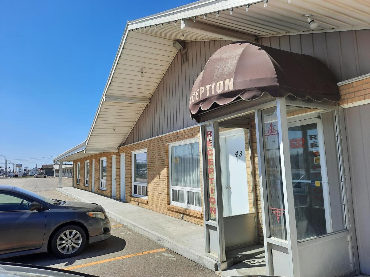 Le Campagnard Hotel Matane Exterior photo