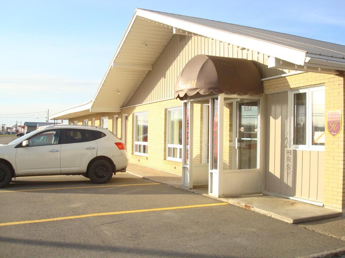 Le Campagnard Hotel Matane Exterior photo