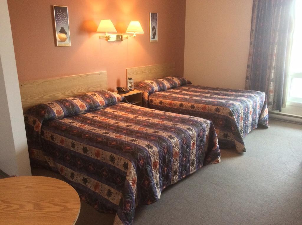 Le Campagnard Hotel Matane Exterior photo