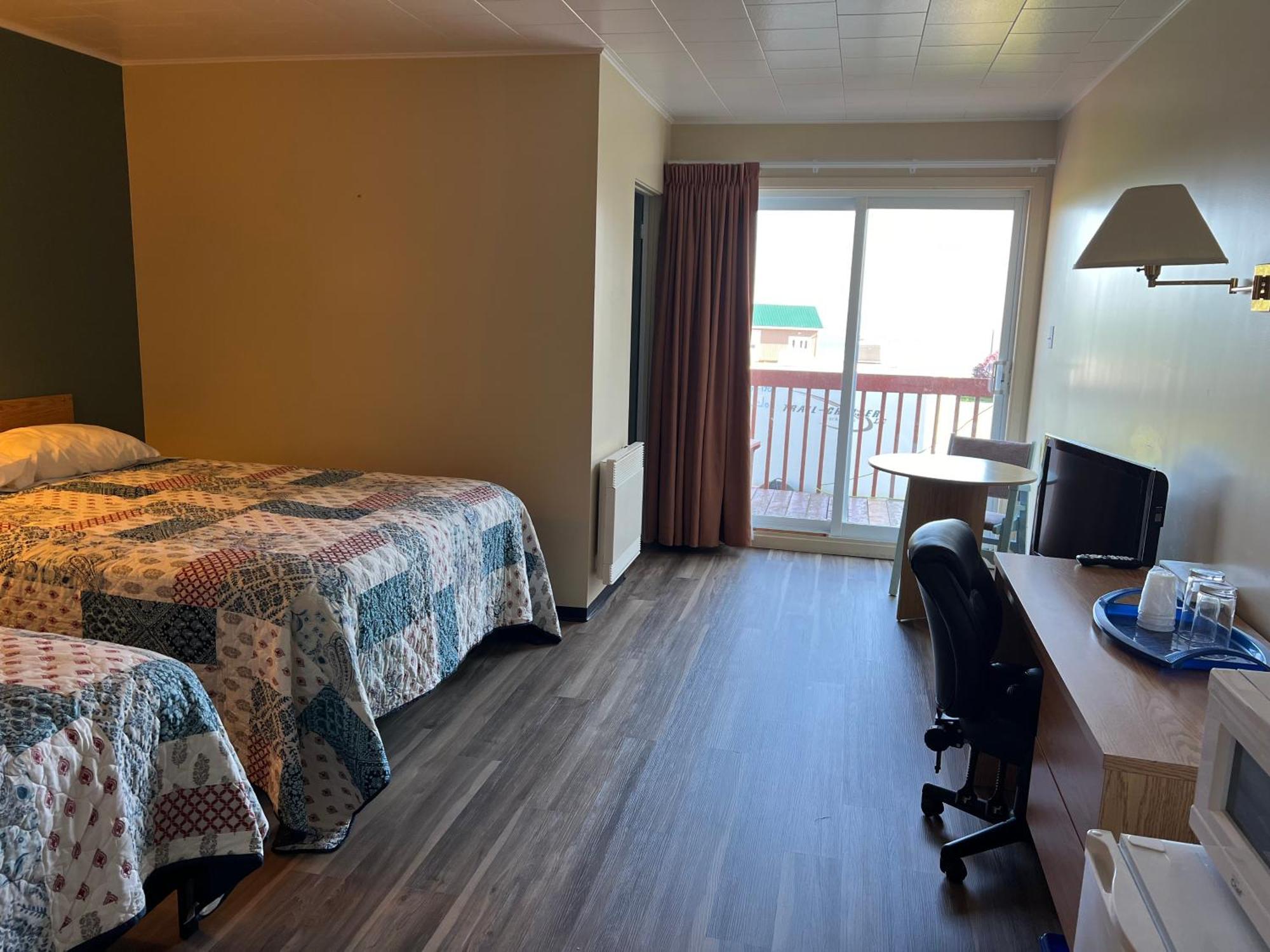 Le Campagnard Hotel Matane Exterior photo