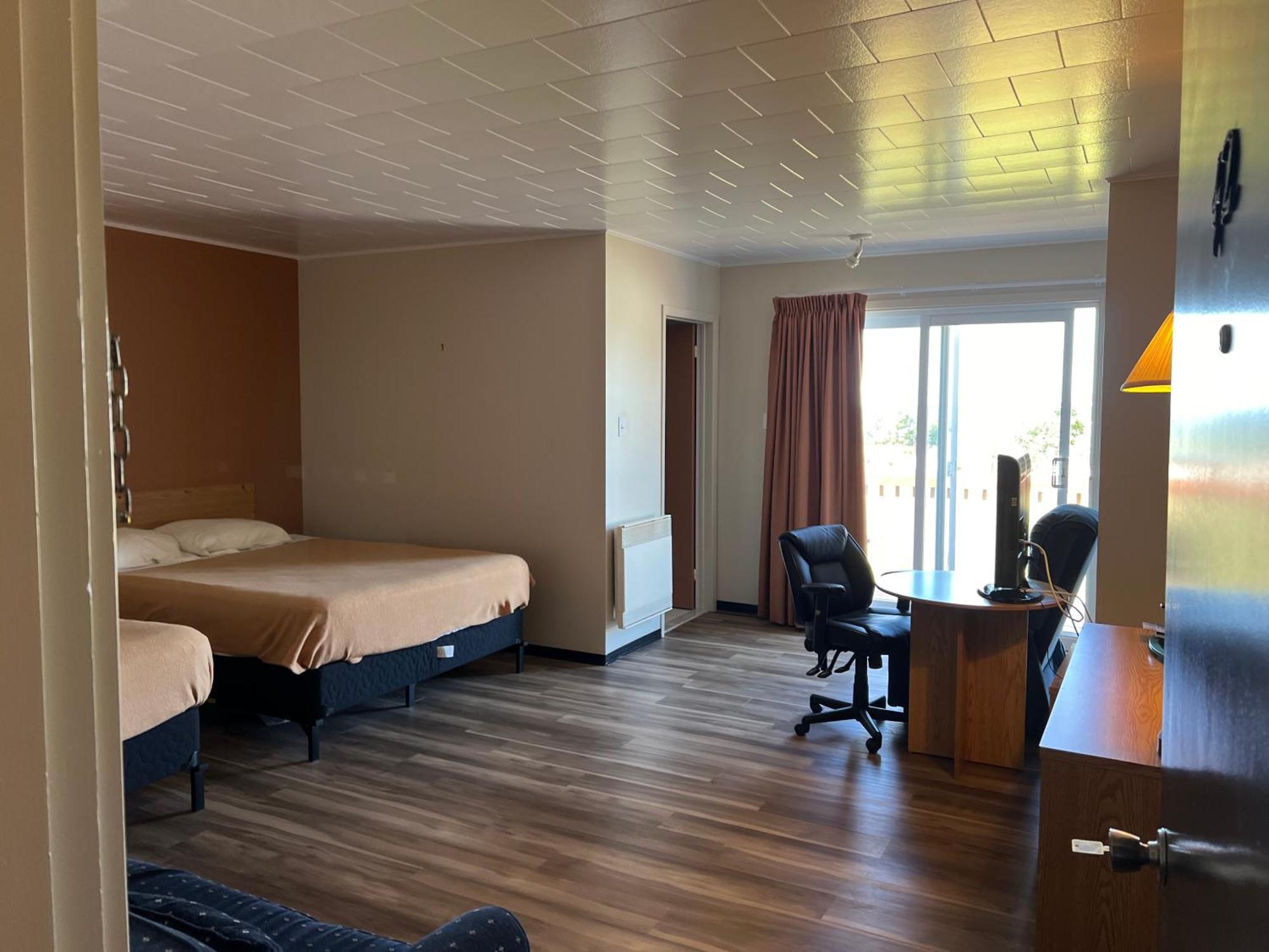 Le Campagnard Hotel Matane Exterior photo